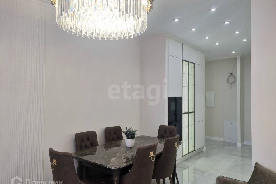 Продаётся 2-комнатная квартира, 62.8 м²