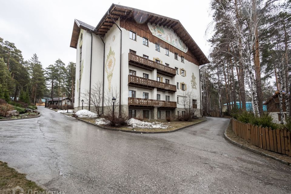 Продаётся 5-комнатная квартира, 210 м²