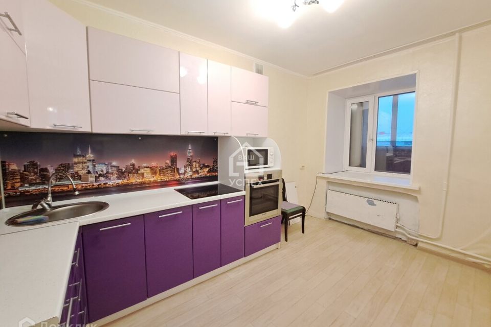 Продаётся 1-комнатная квартира, 42 м²