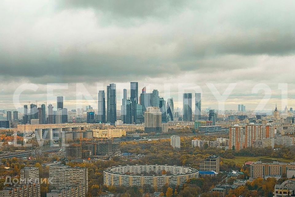 Продаётся 4-комнатная квартира, 186 м²
