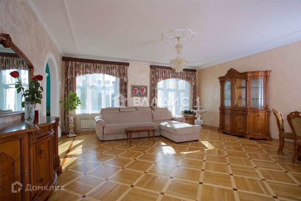 Продаётся 3-комнатная квартира, 105 м²