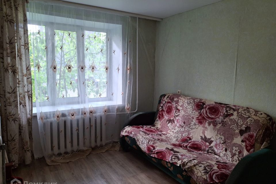 Продаётся комната в 4-комн. квартире, 100 м²