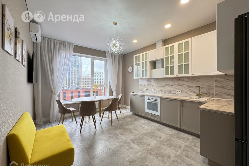 Сдаётся 2-комнатная квартира, 75 м²