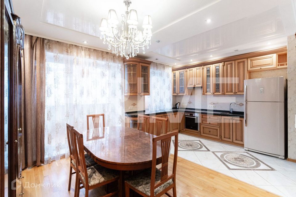 Продаётся 2-комнатная квартира, 83.6 м²