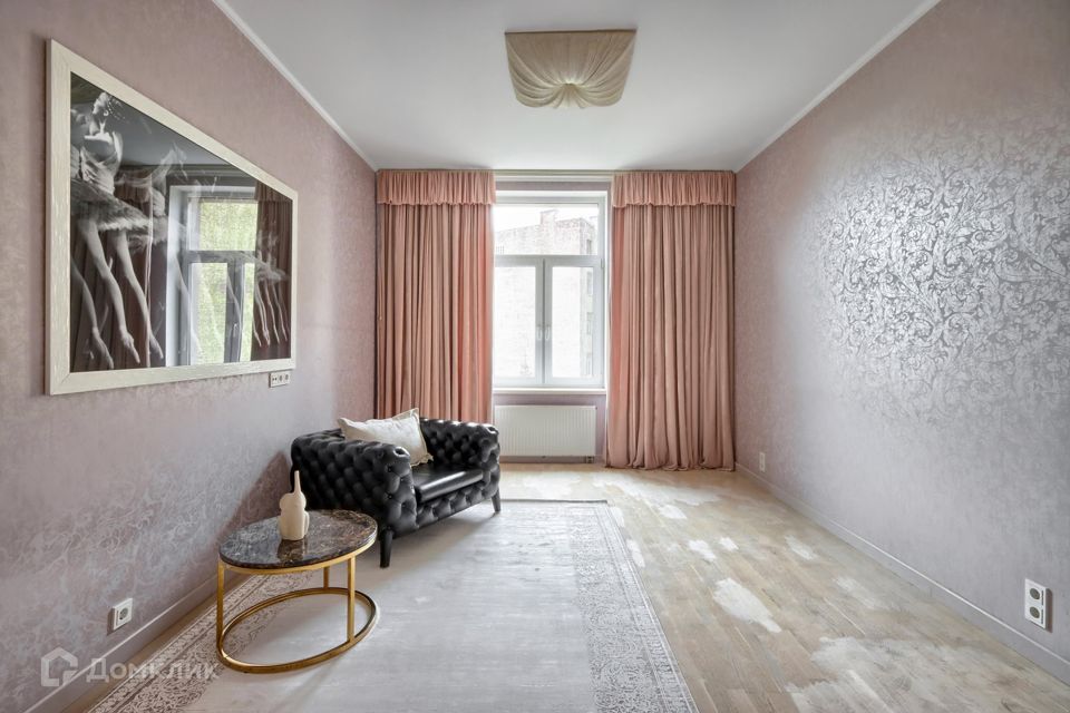 Продаётся 3-комнатная квартира, 124 м²