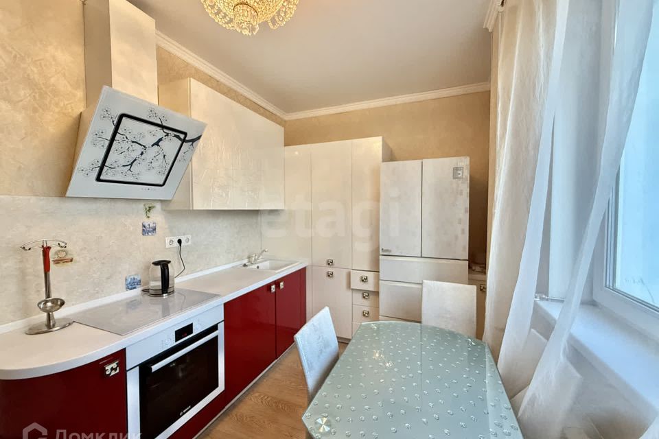 Продаётся 1-комнатная квартира, 42 м²