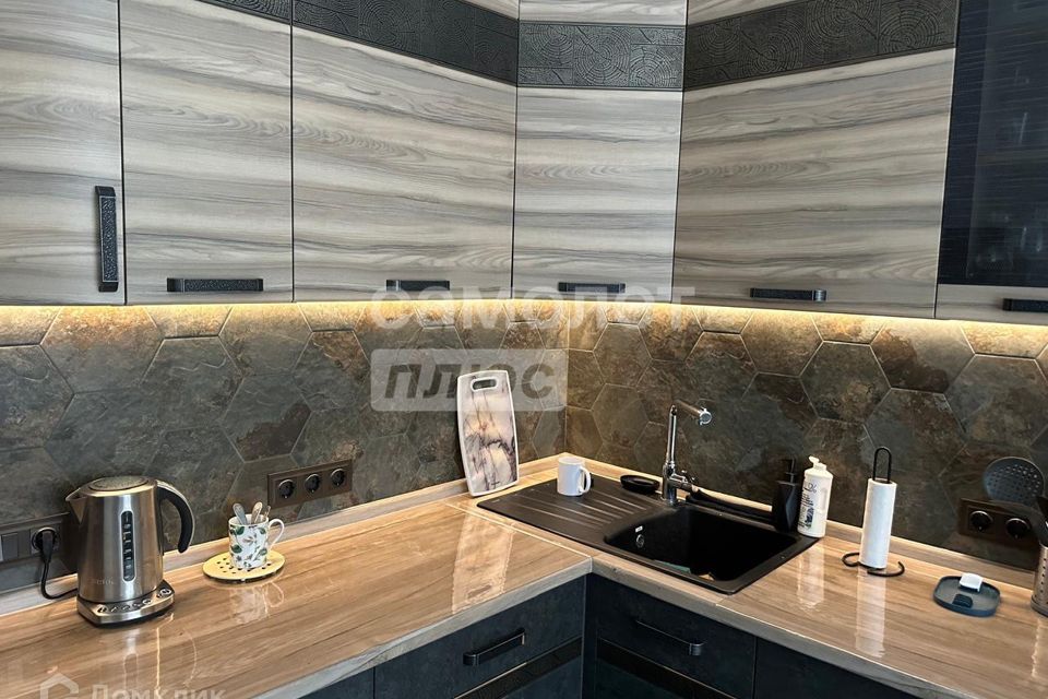 Сдаётся 2-комнатная квартира, 65 м²