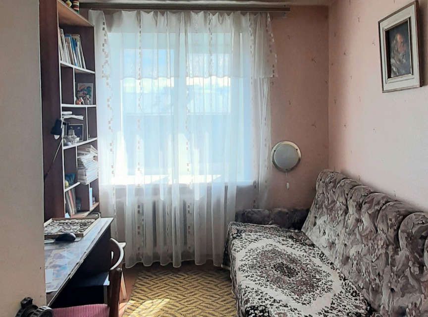 Продаётся 4-комнатная квартира, 61.1 м²