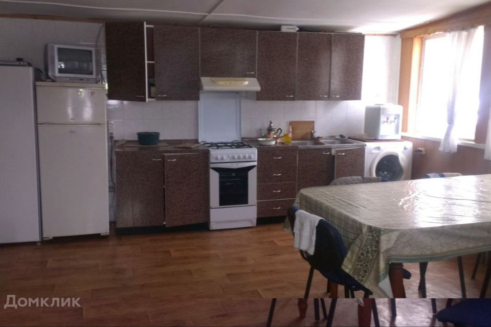 Продаётся 3-этажный дом, 260 м²