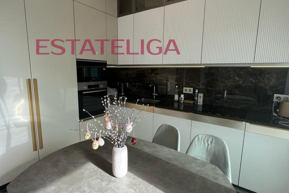 Продаётся 2-комнатная квартира, 65.2 м²