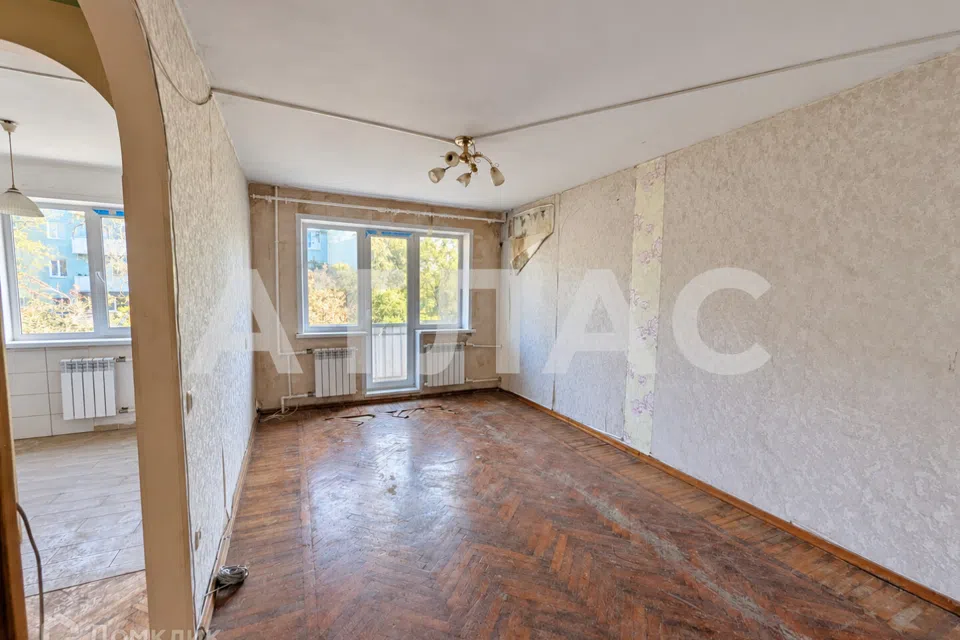 Продаётся 3-комнатная квартира, 57.4 м²
