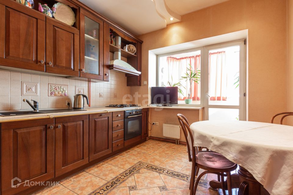Продаётся 3-комнатная квартира, 98.3 м²