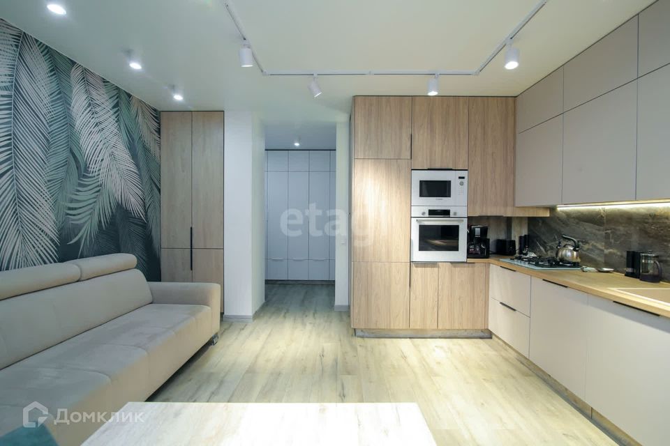 Продаётся 2-комнатная квартира, 69.6 м²