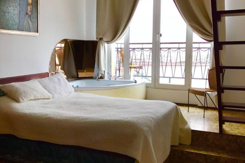 Сдаётся 4-комнатная квартира, 200 м²