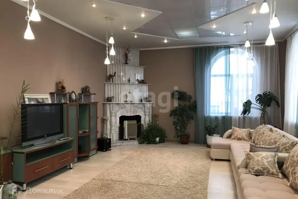 Продаётся 4-этажный дом, 400 м²