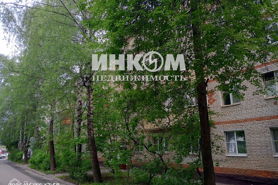 Продаётся 4-комнатная квартира, 61 м²