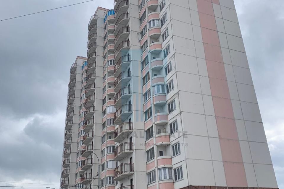 Продаётся 1-комнатная квартира, 43.6 м²