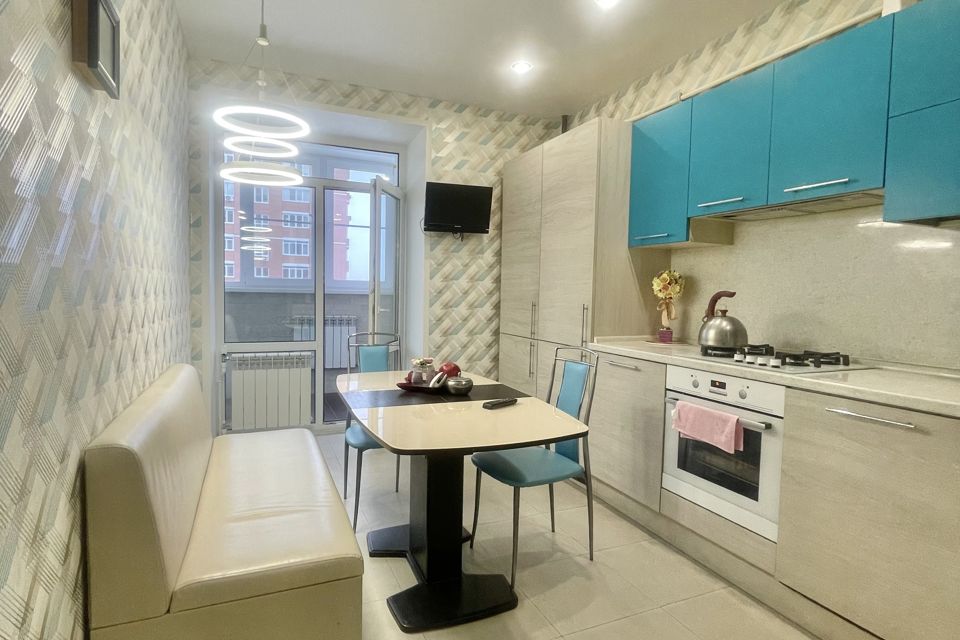 Продаётся 4-комнатная квартира, 136 м²