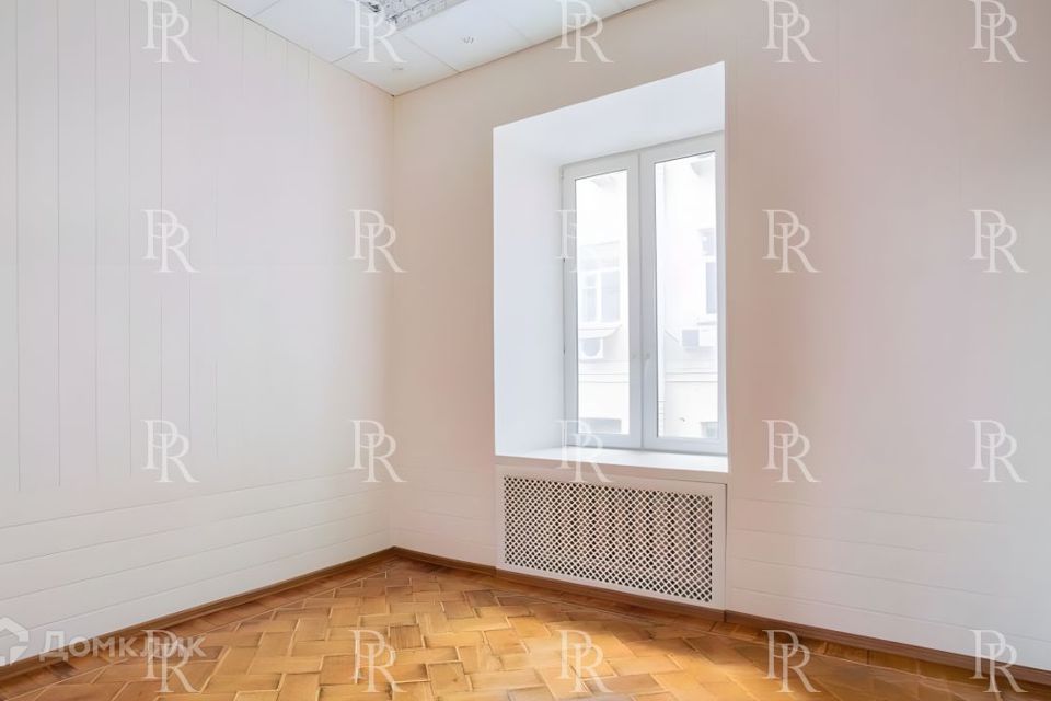 Продаётся 4-комнатная квартира, 110 м²