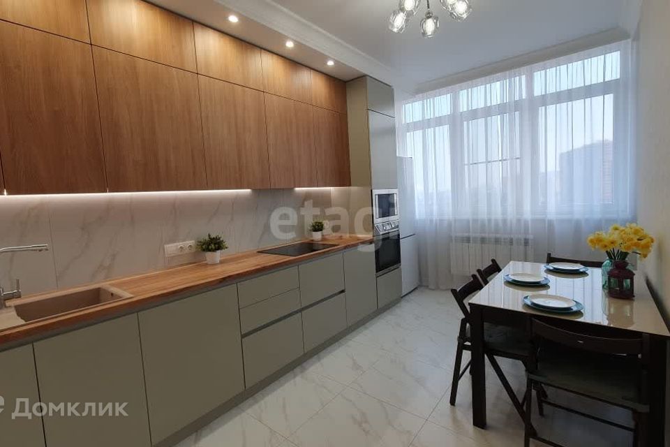 Сдаётся 2-комнатная квартира, 65 м²