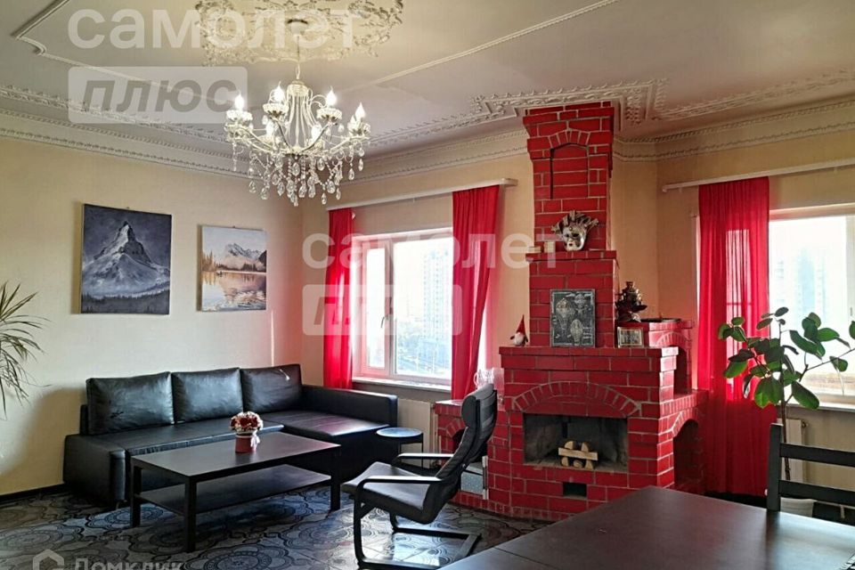 Продаётся 3-комнатная квартира, 105.8 м²