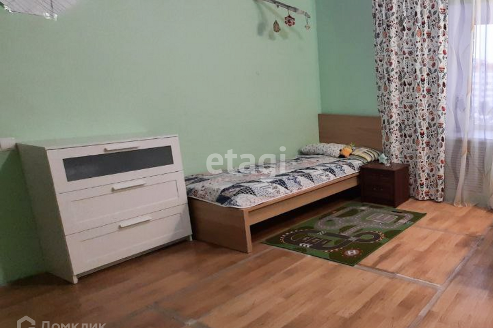 Продаётся 3-комнатная квартира, 119.9 м²