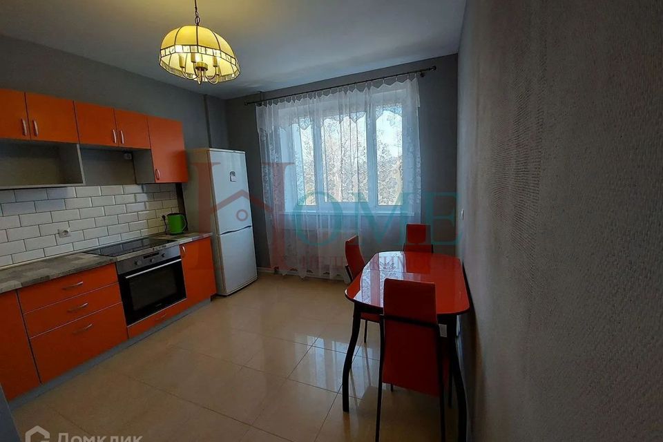 Сдаётся 2-комнатная квартира, 72 м²