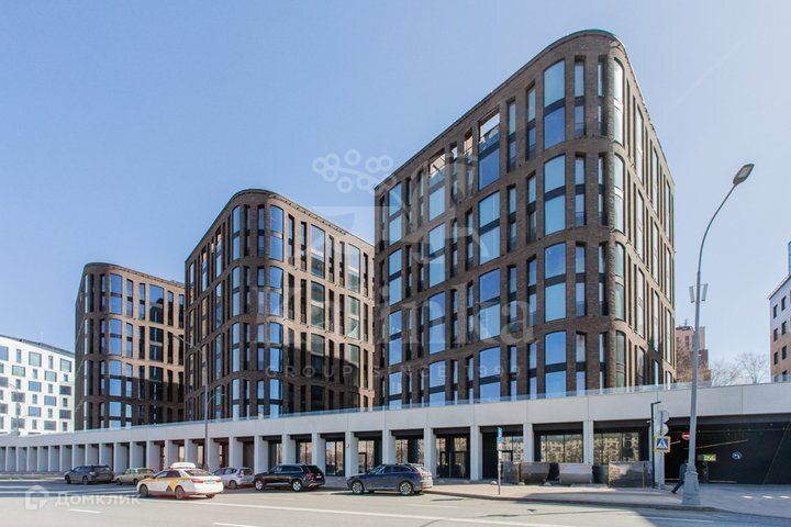 Продаётся 4-комнатная квартира, 186.2 м²