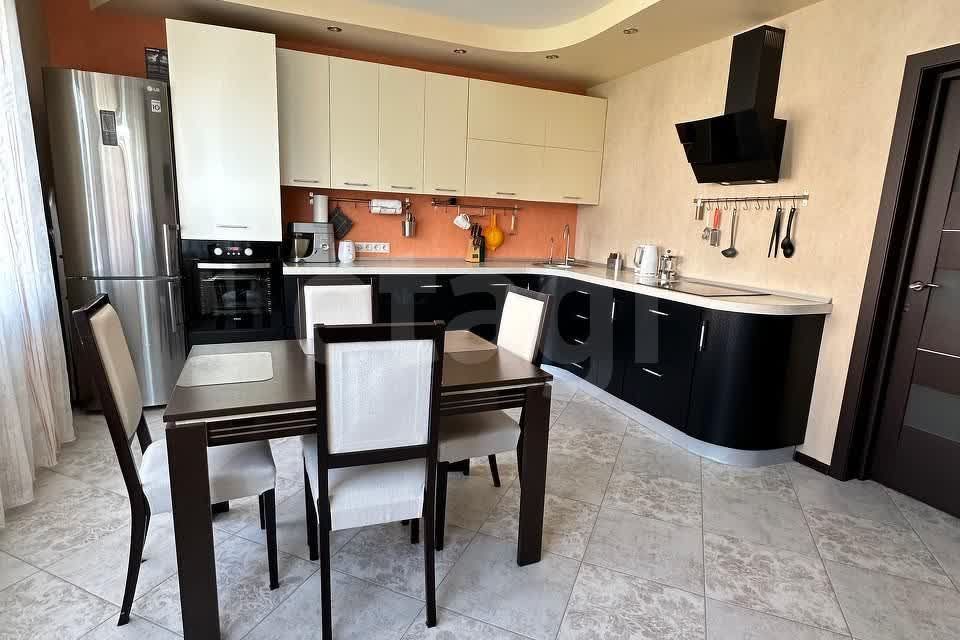 Продаётся 2-комнатная квартира, 79 м²