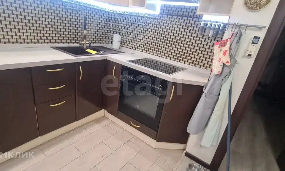 Продаётся 1-комнатная квартира, 53 м²
