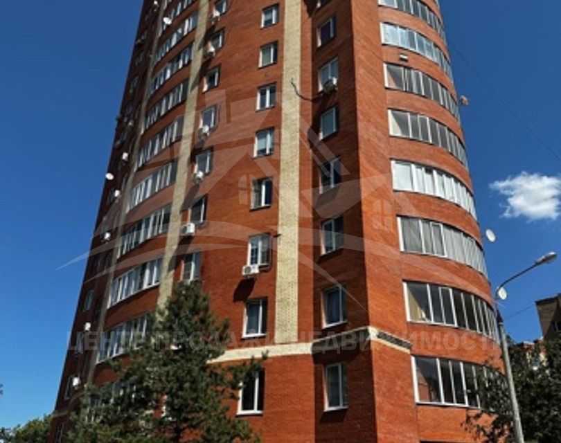 Продаётся 1-комнатная квартира, 43 м²