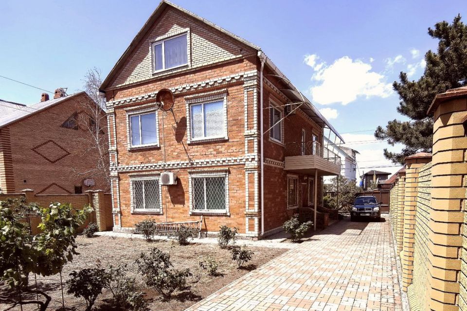 Продаётся 3-этажный дом, 213.1 м²