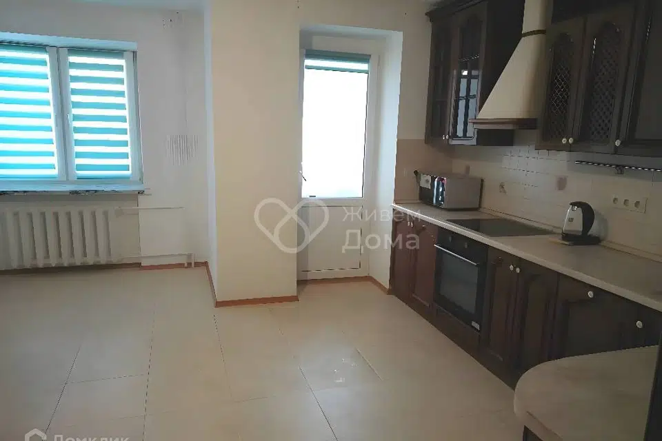Продаётся 3-комнатная квартира, 105.1 м²