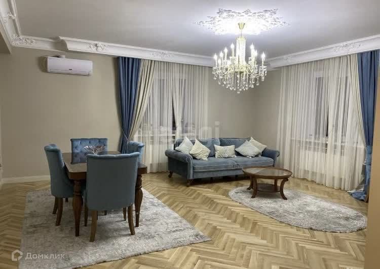Продаётся 2-комнатная квартира, 118 м²