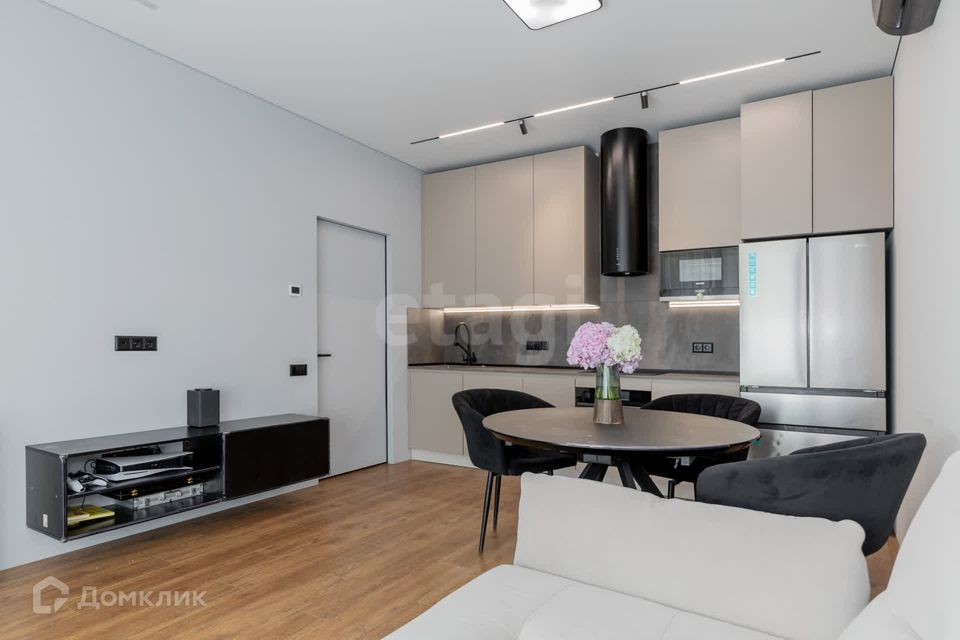 Продаётся 2-комнатная квартира, 65.8 м²