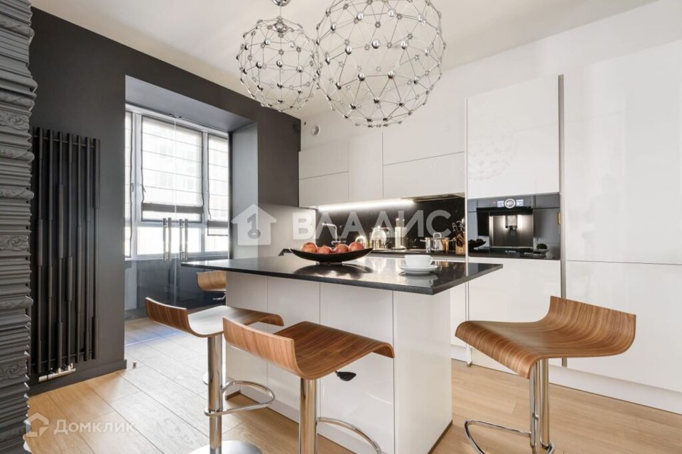 Сдаётся 2-комнатная квартира, 65 м²