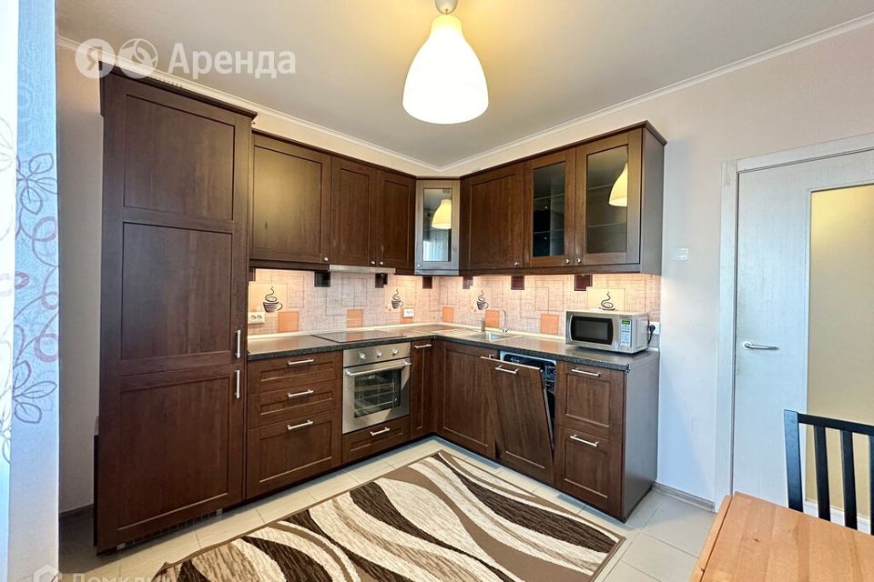 Сдаётся 2-комнатная квартира, 57.8 м²