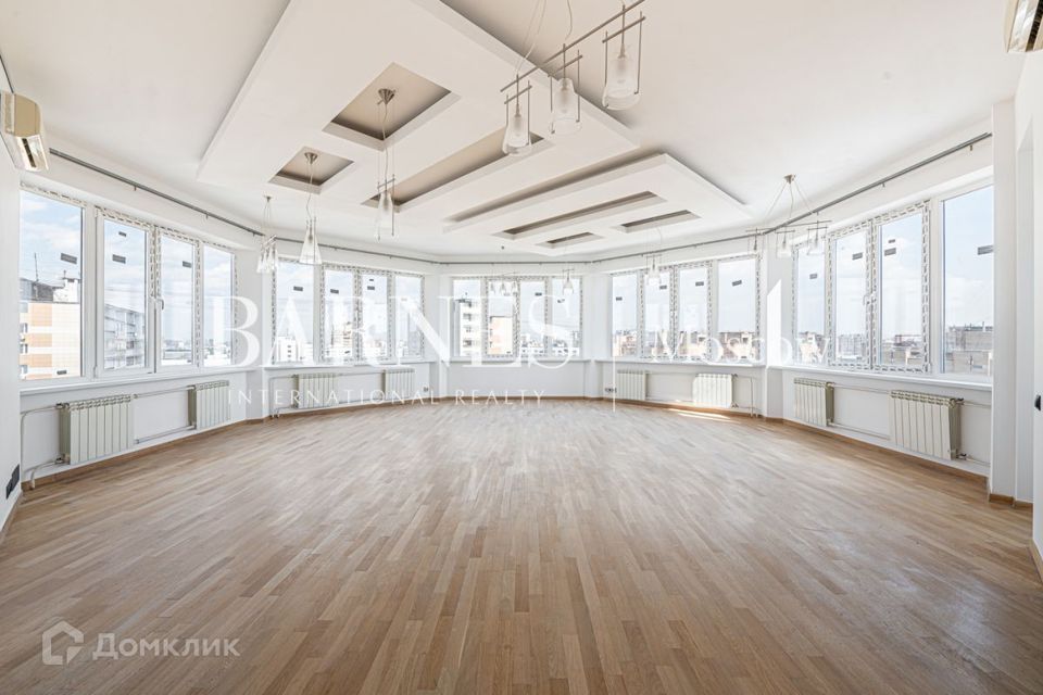 Сдаётся 8-комнатная квартира, 330 м²