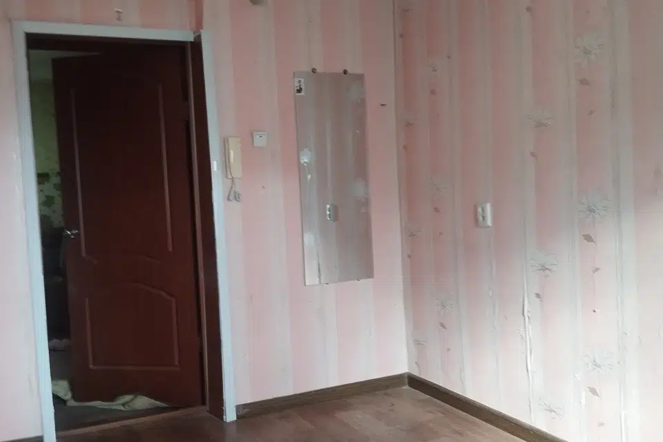 Продаётся 4 комнаты в 4-комн. квартире, 60 м²