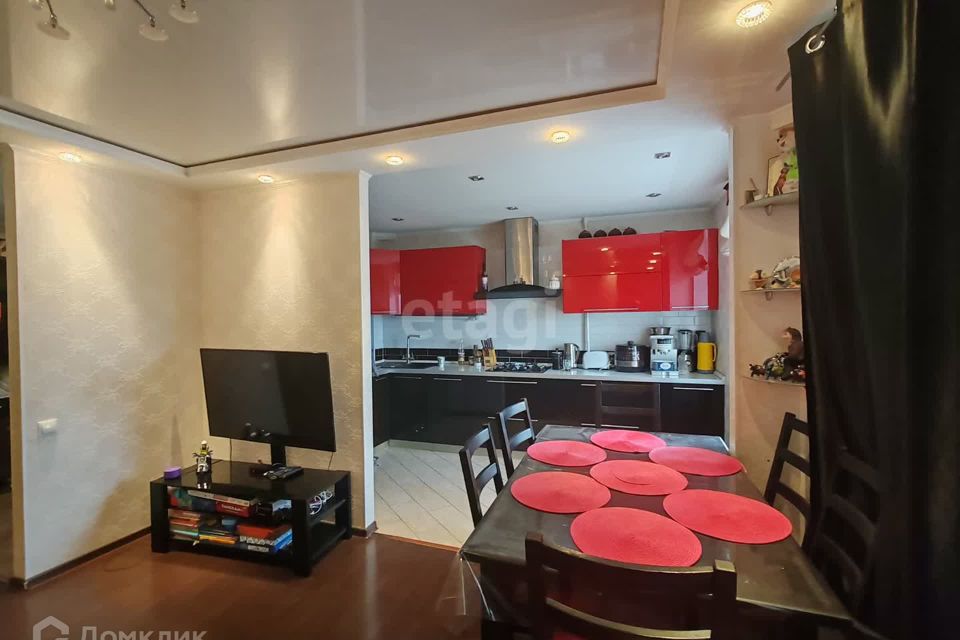 Продаётся 3-комнатная квартира, 76.8 м²