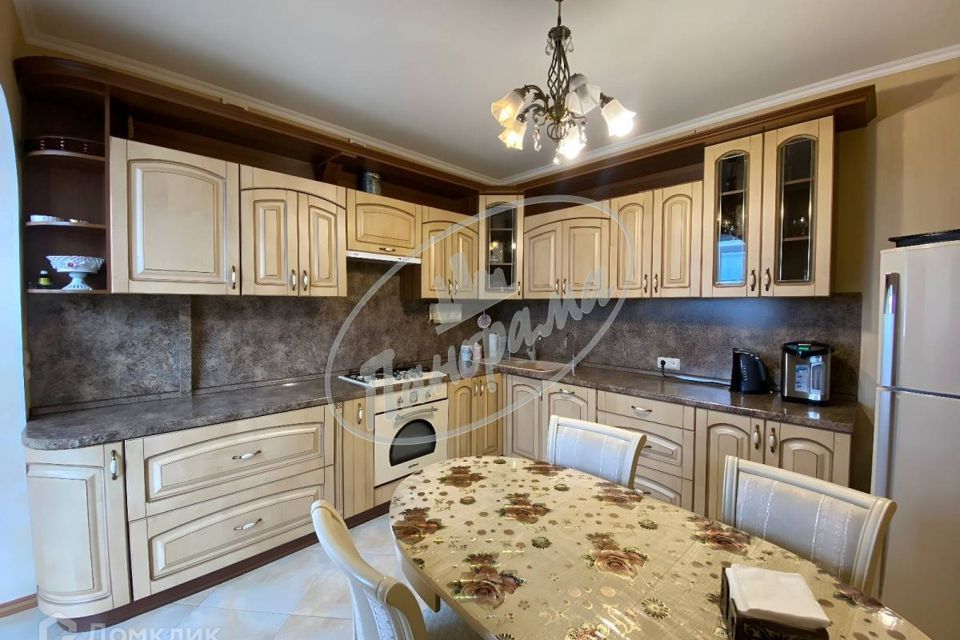 Продаётся 3-комнатная квартира, 100.1 м²