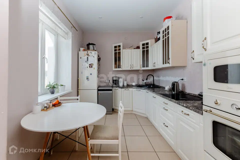 Продаётся 2-этажный дом, 323 м²