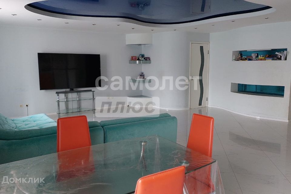 Продаётся 3-комнатная квартира, 109 м²