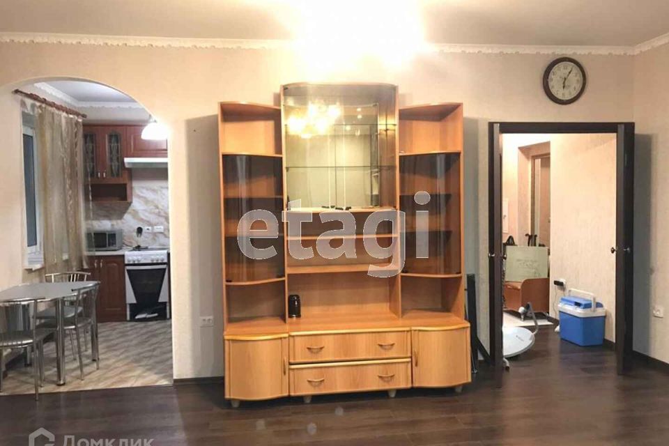 Сдаётся 2-комнатная квартира, 65 м²