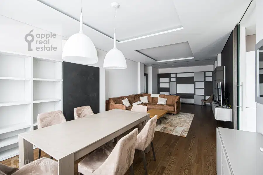 Продаётся 4-комнатная квартира, 158 м²
