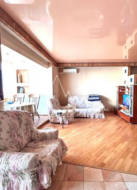 Продаётся 4-комнатная квартира, 98.6 м²