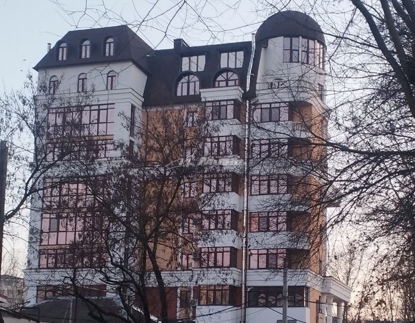 Продаётся 7-комнатная квартира, 250 м²