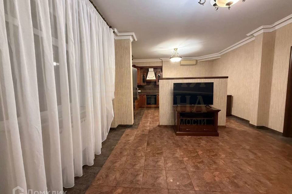 Сдаётся 2-комнатная квартира, 76 м²