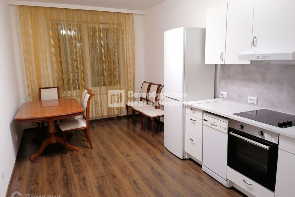 Сдаётся 2-комнатная квартира, 65 м²