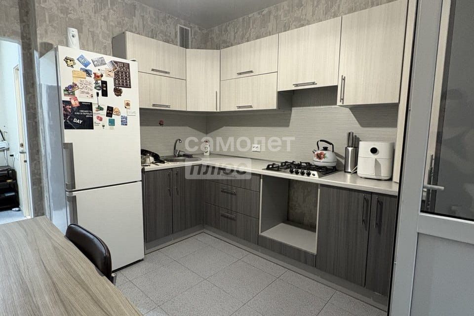 Продаётся 1-комнатная квартира, 41.2 м²